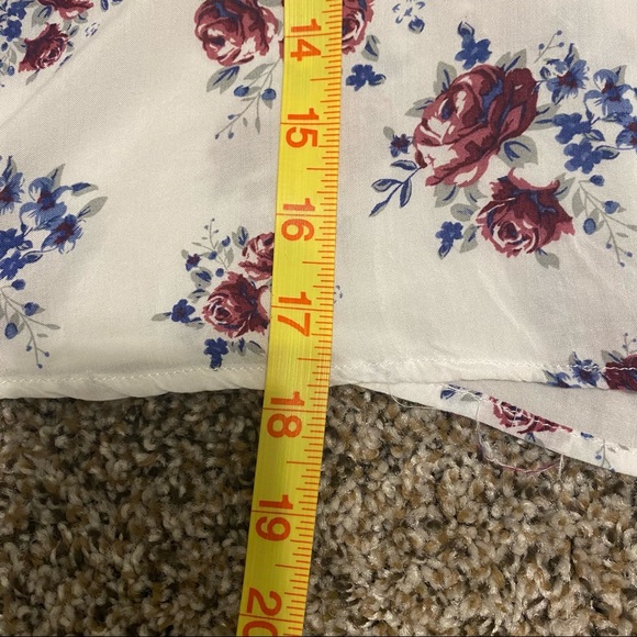 Urban Outfitters Pins & Needles Floral Crop Top M - Picture 7 of 8